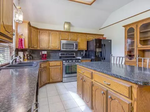 905 Randall Dr, Moore, OK 73160 photo 9