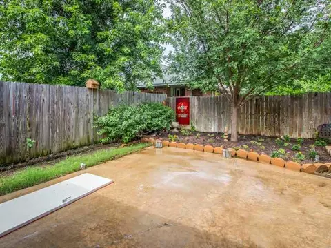 905 Randall Dr, Moore, OK 73160 photo 4