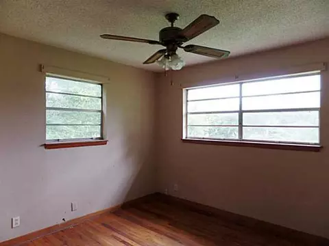 512 E Main St, Tecumseh, OK 74873 photo 6