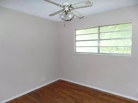 512 E Main St, Tecumseh, OK 74873 photo 7