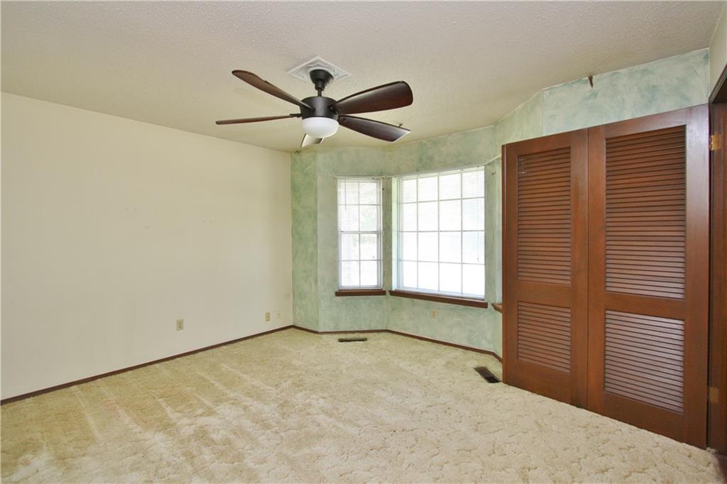215 E Willow Pl, Yukon, OK 73099 photo 3