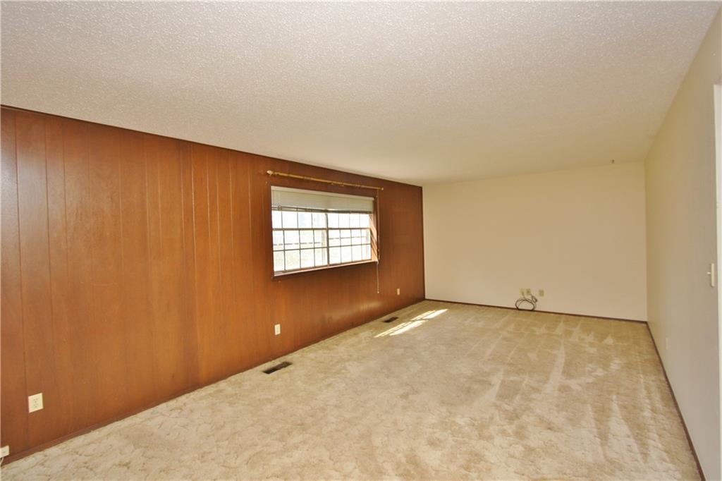 215 E Willow Pl, Yukon, OK 73099 photo 4