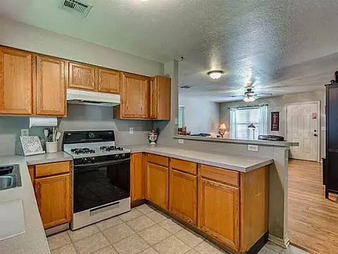 801 Maple St, Yukon, OK 73099 photo 9