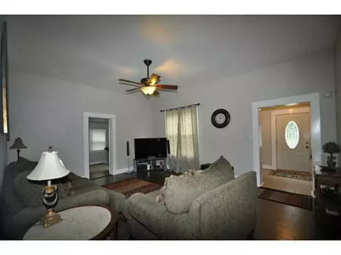 724 E Warner Ave, Guthrie, OK 73044 photo 2