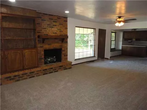1705 E Hills Cir, Moore, OK 73160 photo 8