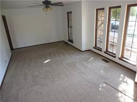 1705 E Hills Cir, Moore, OK 73160 photo 7