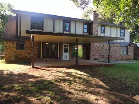 1705 E Hills Cir, Moore, OK 73160 photo 3