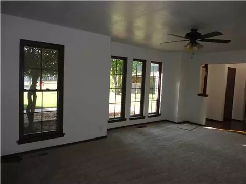 1705 E Hills Cir, Moore, OK 73160 photo 6