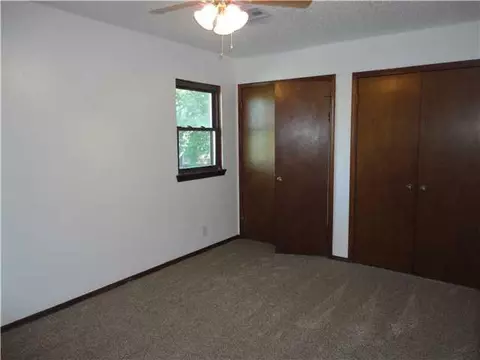 1705 E Hills Cir, Moore, OK 73160 photo 17