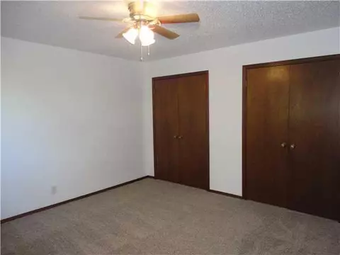 1705 E Hills Cir, Moore, OK 73160 photo 16