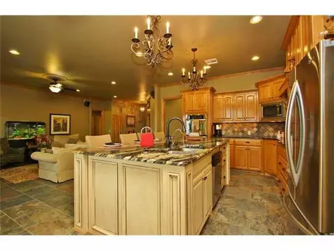 3015 Creekview Dr, Tuttle, OK 73089 photo 9