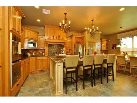 3015 Creekview Dr, Tuttle, OK 73089 photo 3