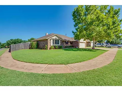 500 Crestview, Edmond, OK 73012 photo 1