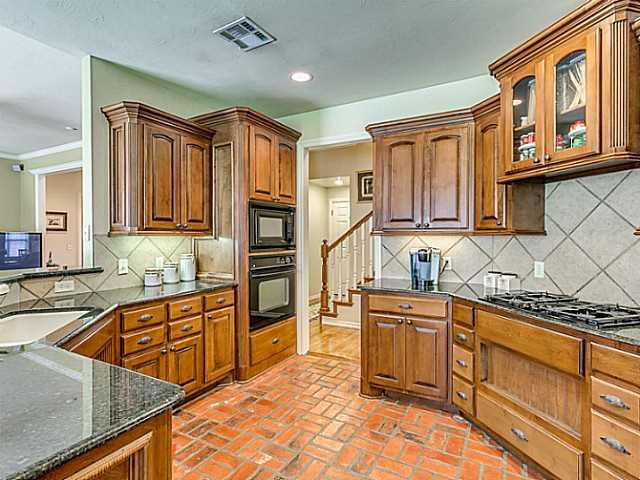 3216 Amberwood Ct, Edmond, OK 73003 photo 9