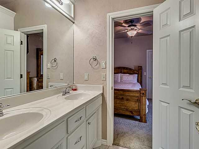 3216 Amberwood Ct, Edmond, OK 73003 photo 19