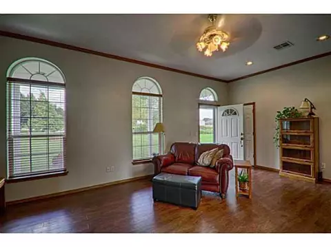 1209 Creek Valley Dr, Tuttle, OK 73089 photo 4