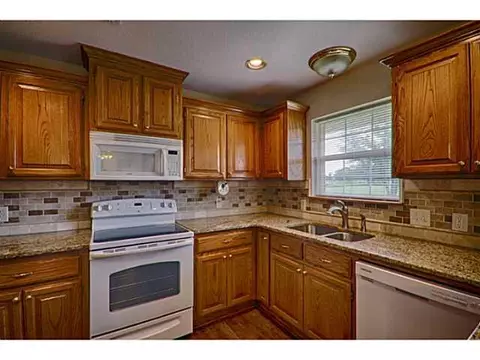 1209 Creek Valley Dr, Tuttle, OK 73089 photo 7
