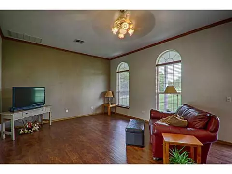 1209 Creek Valley Dr, Tuttle, OK 73089 photo 3