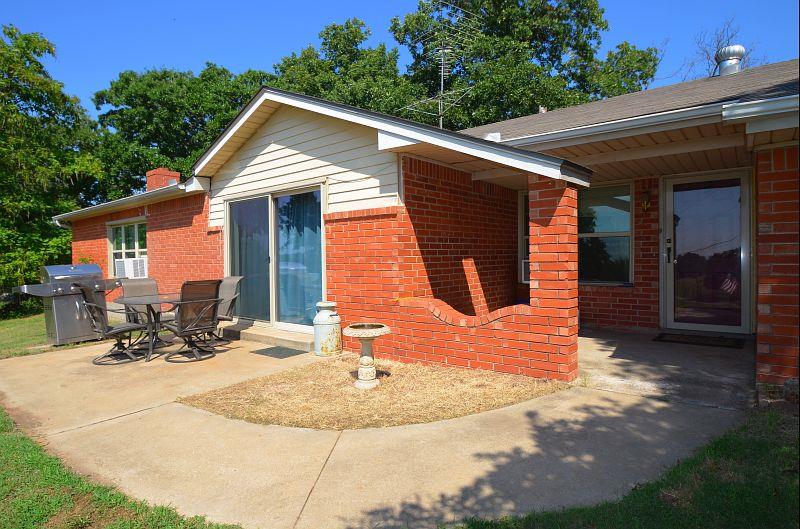 30520 Memorial Rd, Mcloud, OK 74851 photo 4