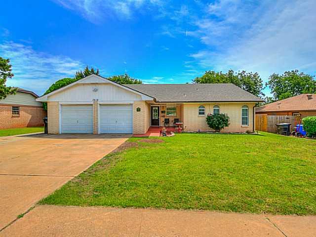 1512 Sequoyah St, Moore, OK 73160 photo 1