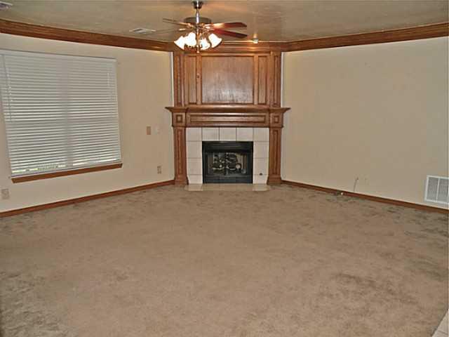 713 Grandview Rd, Tuttle, OK 73089 photo 8