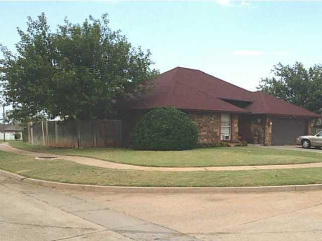 601 NE 16th St, Moore, OK 73160 photo 1