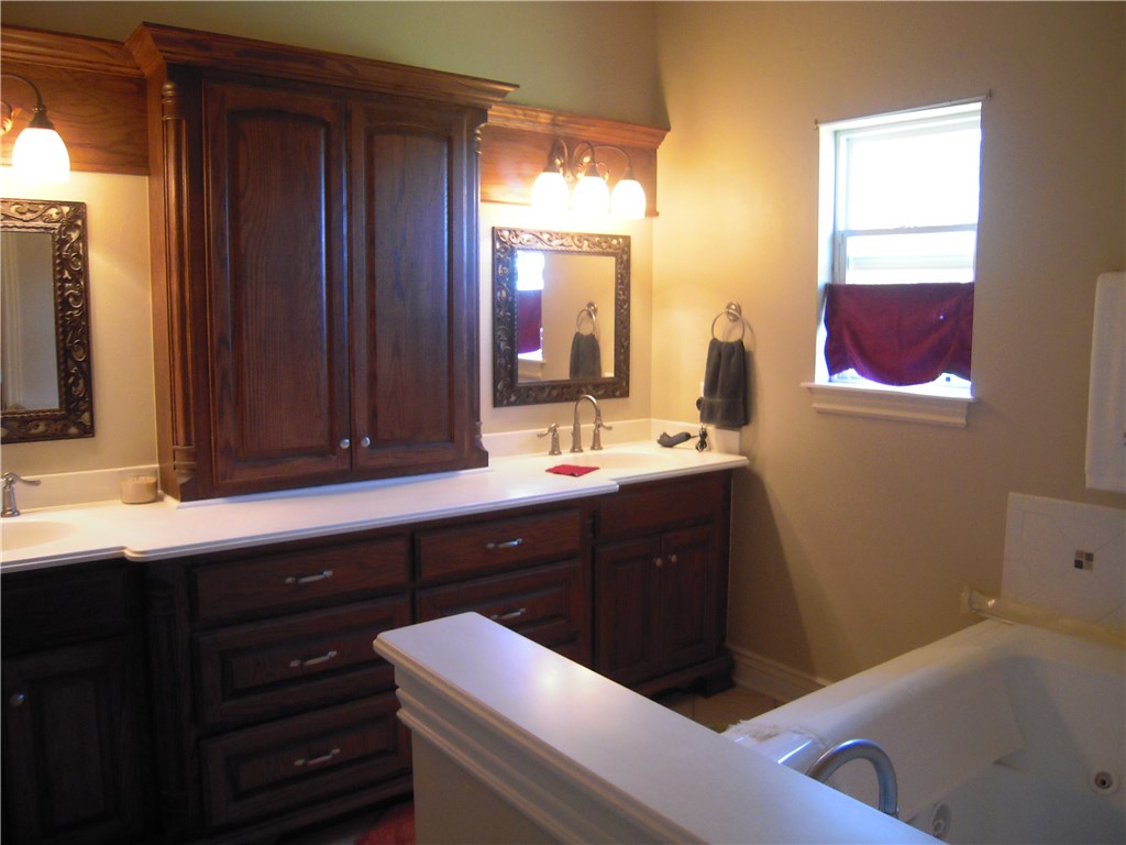627 N Dobbs, Harrah, OK 73045 photo 6