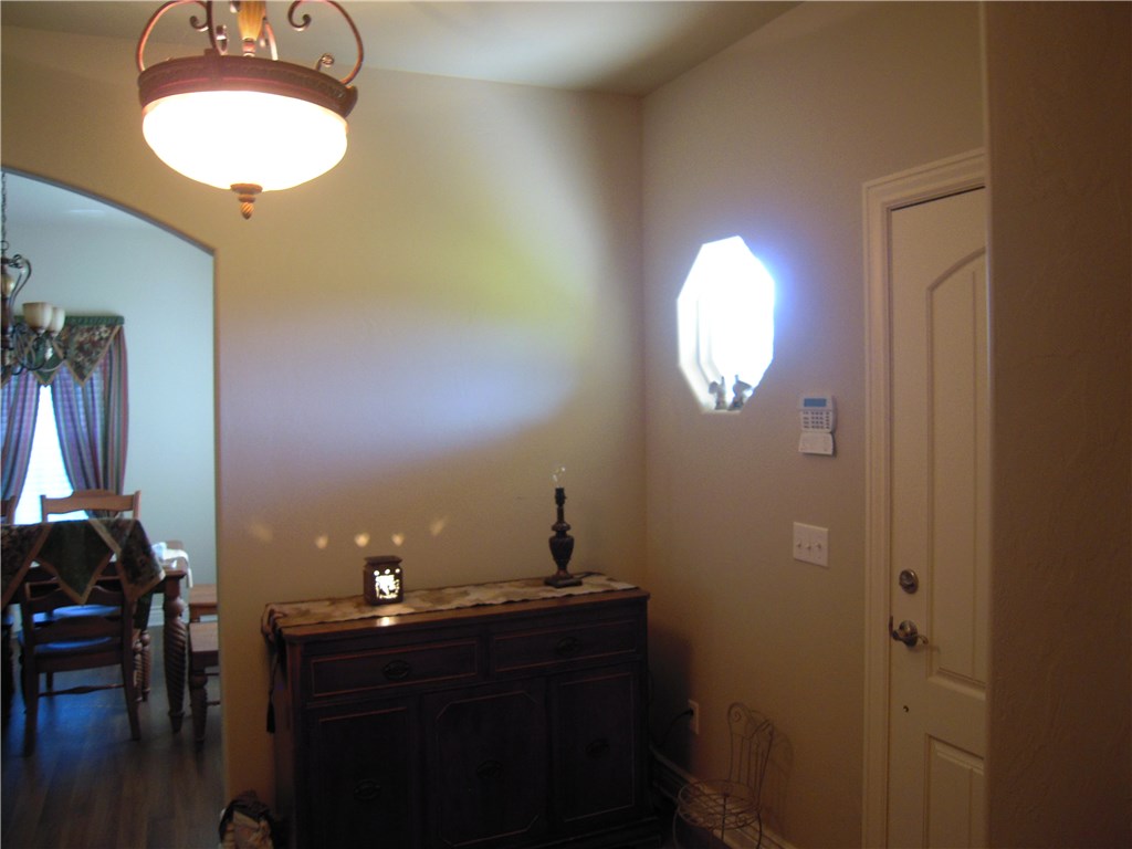 627 N Dobbs, Harrah, OK 73045 photo 4