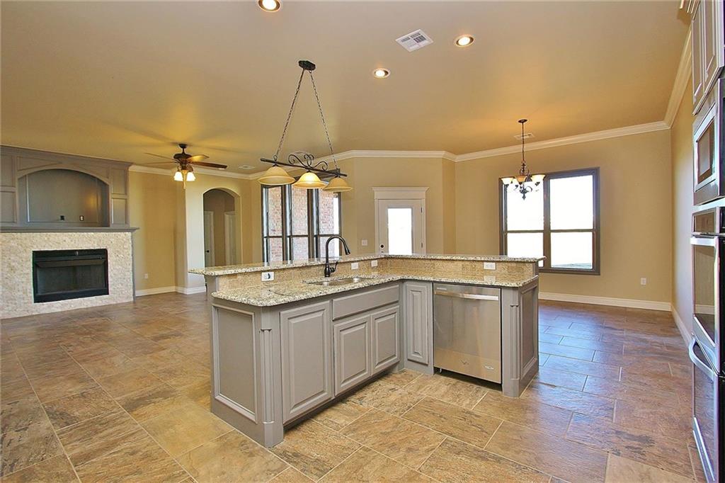 709 Arrowhead, Tuttle, OK 73089 photo 8