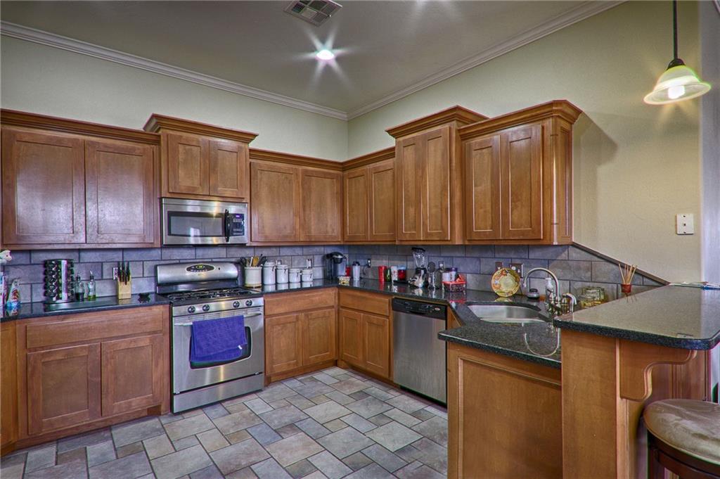 2101 SE 9th St, Moore, OK 73160 photo 8
