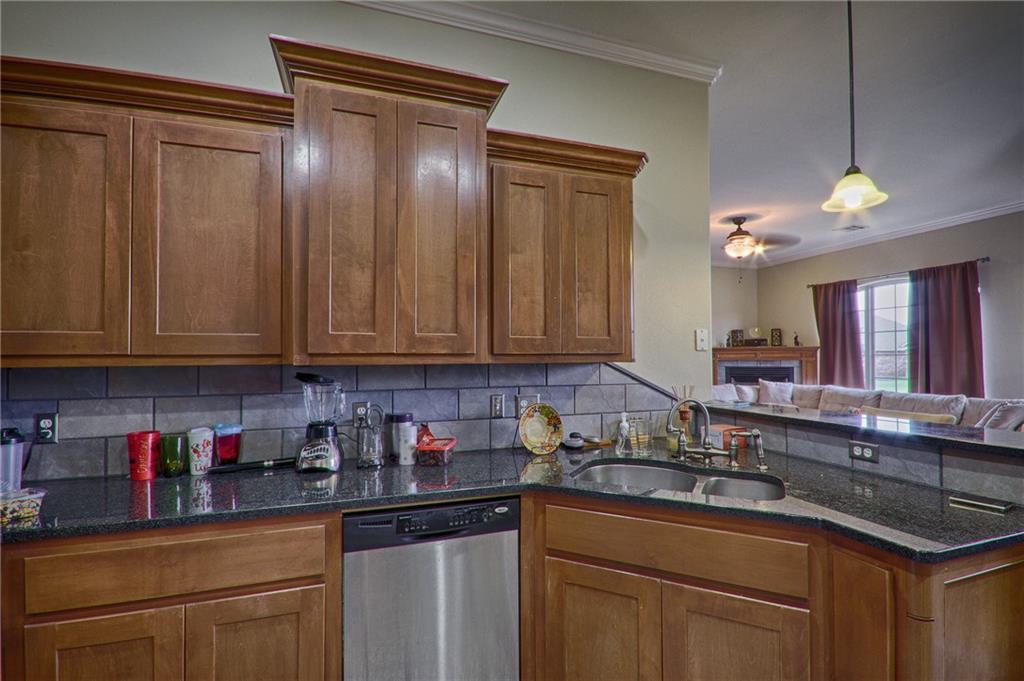 2101 SE 9th St, Moore, OK 73160 photo 10