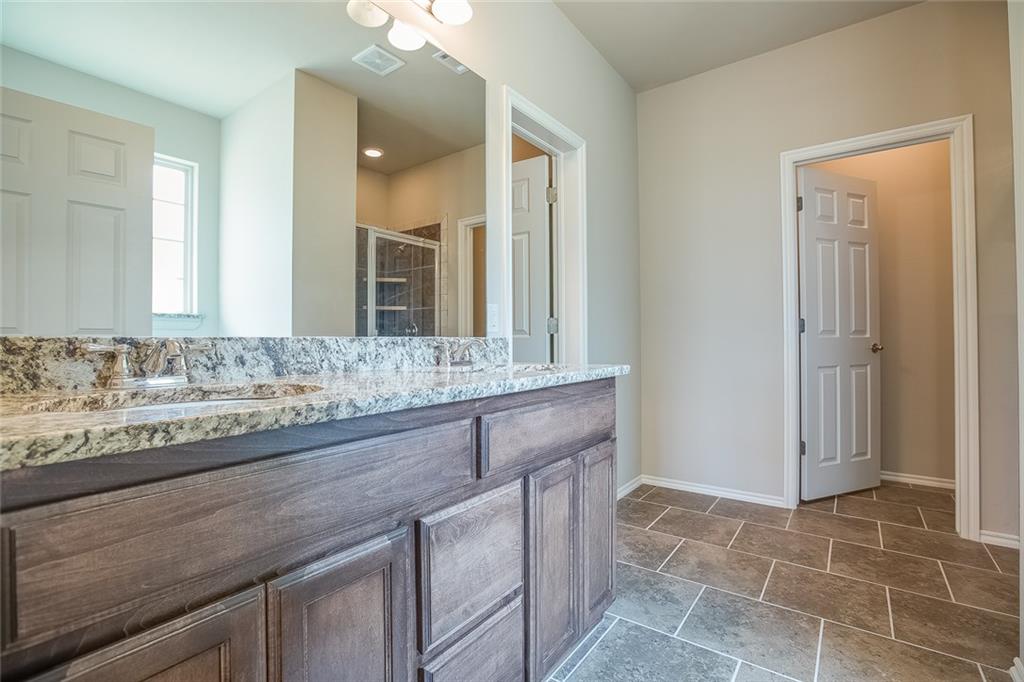 955 Oak Tree Ct, Harrah, OK 73045 photo 12