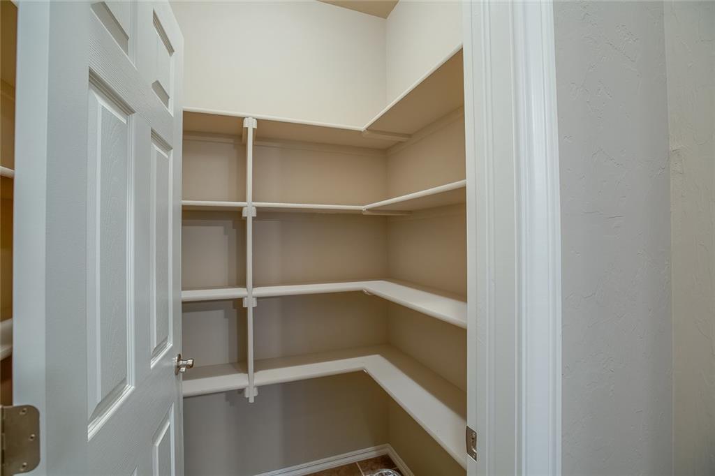 955 Oak Tree Ct, Harrah, OK 73045 photo 9