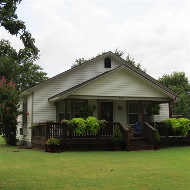 803 Ayars, Prague, OK 74864 photo 1