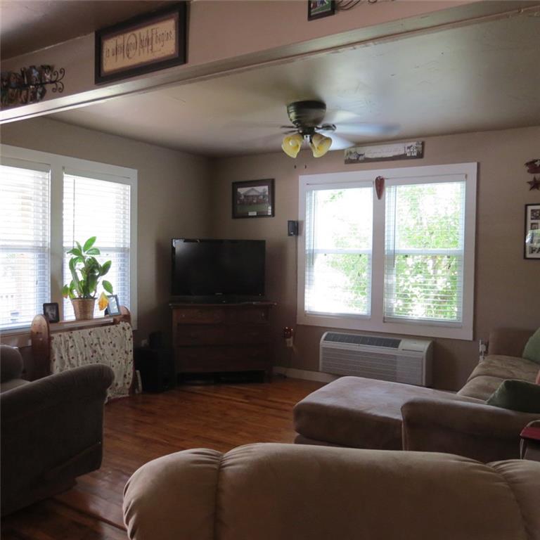 803 Ayars, Prague, OK 74864 photo 7