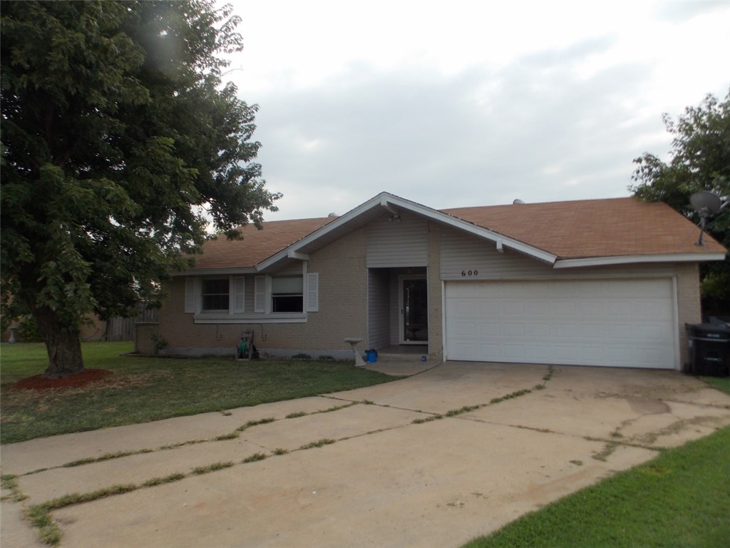 600 21st, Moore, OK 73160 photo 1