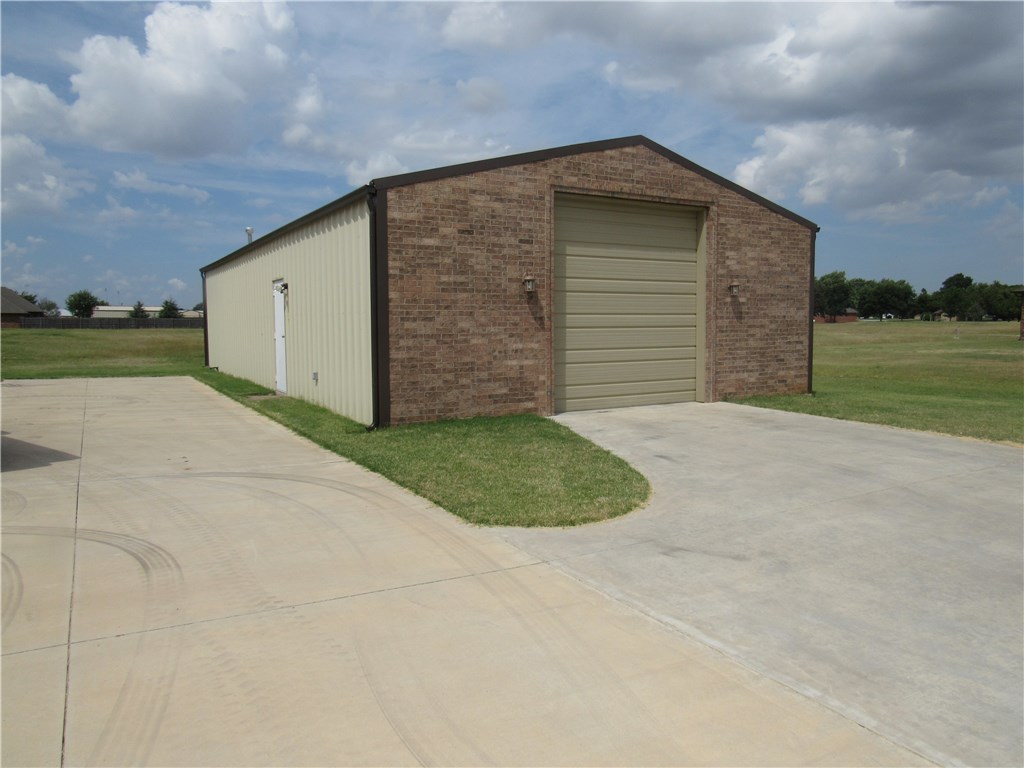 405 Windsor Ln, Tuttle, OK 73089 photo 3