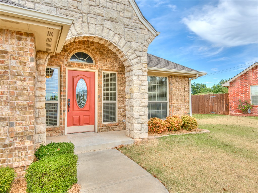 1205 NW 19 St, Moore, OK 73160 photo 3