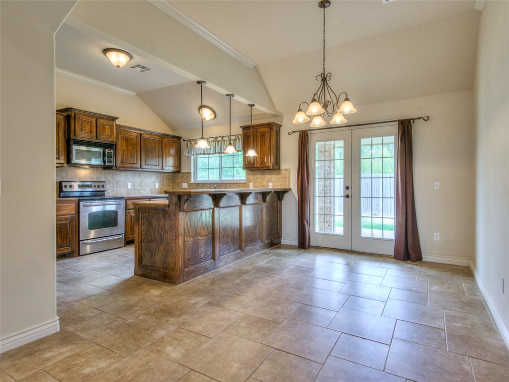 1205 NW 19 St, Moore, OK 73160 photo 7
