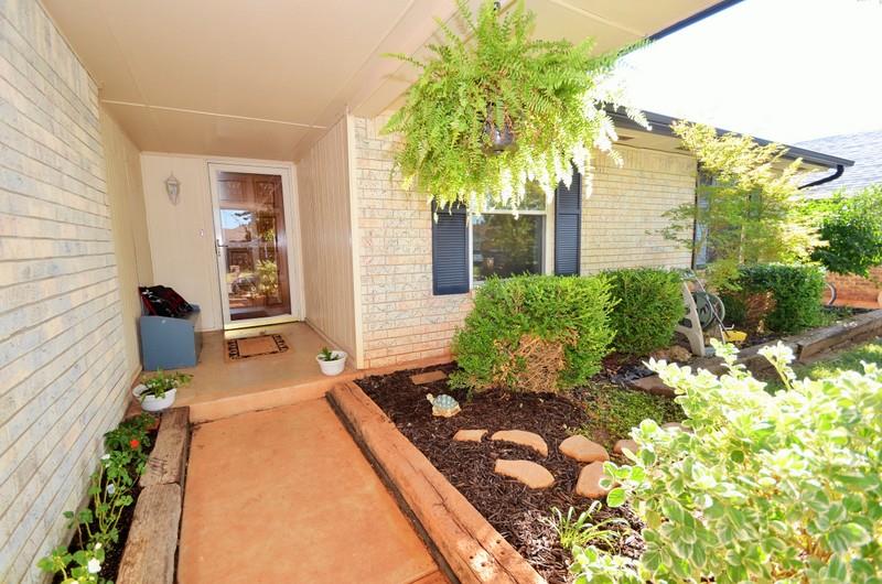 1024 Apollo Cir, Edmond, OK 73003 photo 4