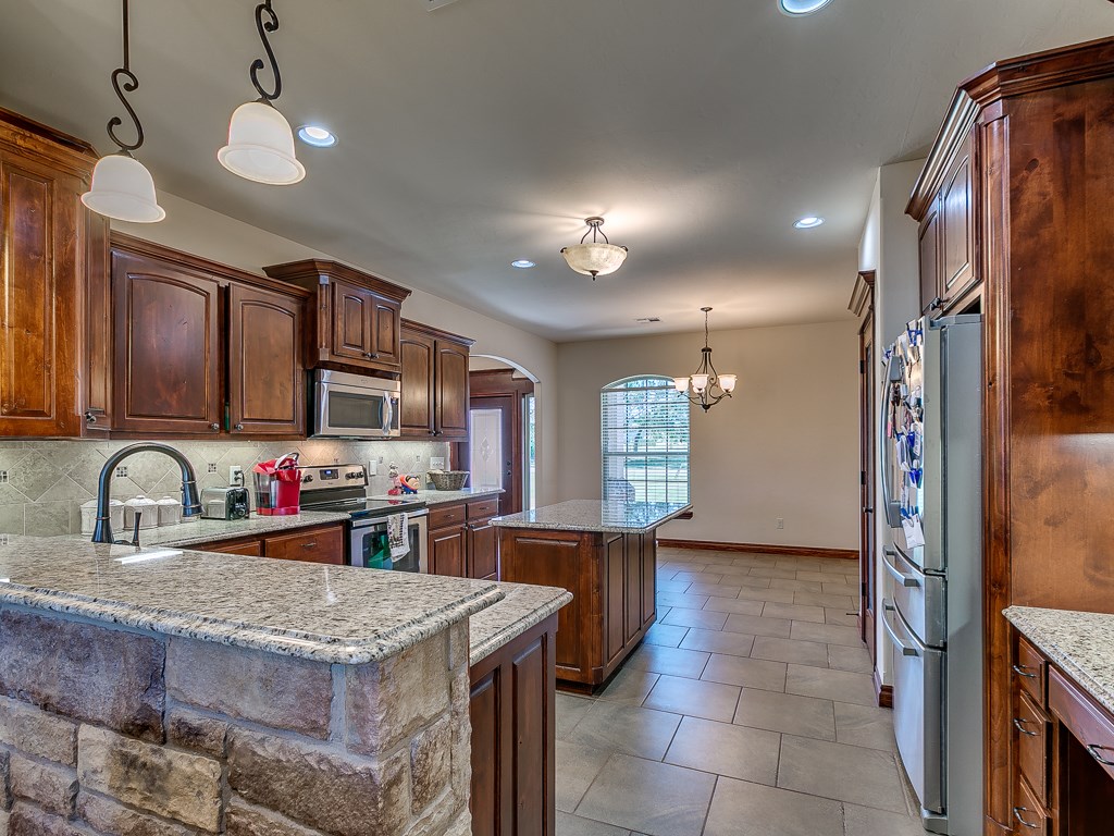 708 Colbert St, Tuttle, OK 73089 photo 12