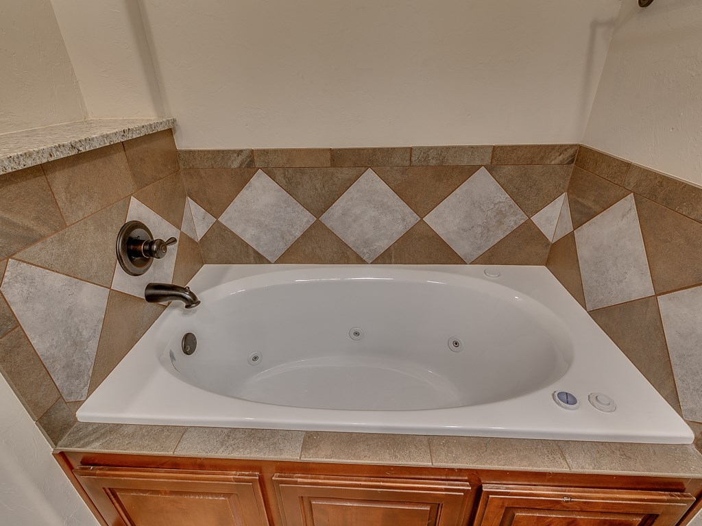 708 Colbert St, Tuttle, OK 73089 photo 23