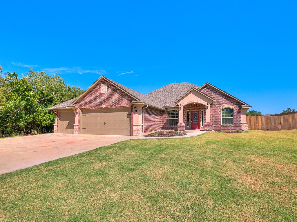 708 Colbert St, Tuttle, OK 73089 photo 1
