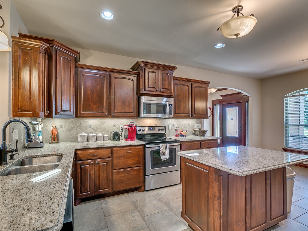 708 Colbert St, Tuttle, OK 73089 photo 13