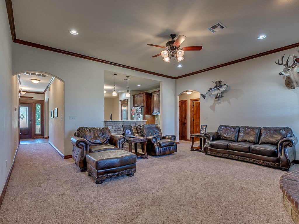 708 Colbert St, Tuttle, OK 73089 photo 8