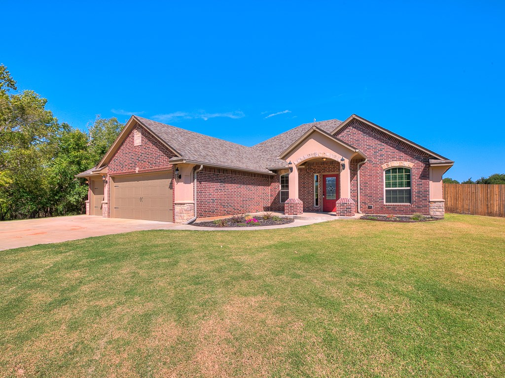708 Colbert St, Tuttle, OK 73089 photo 3