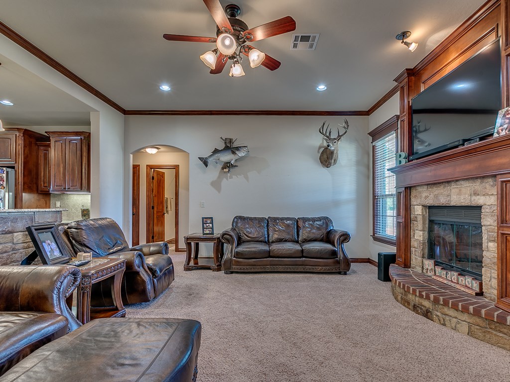 708 Colbert St, Tuttle, OK 73089 photo 9