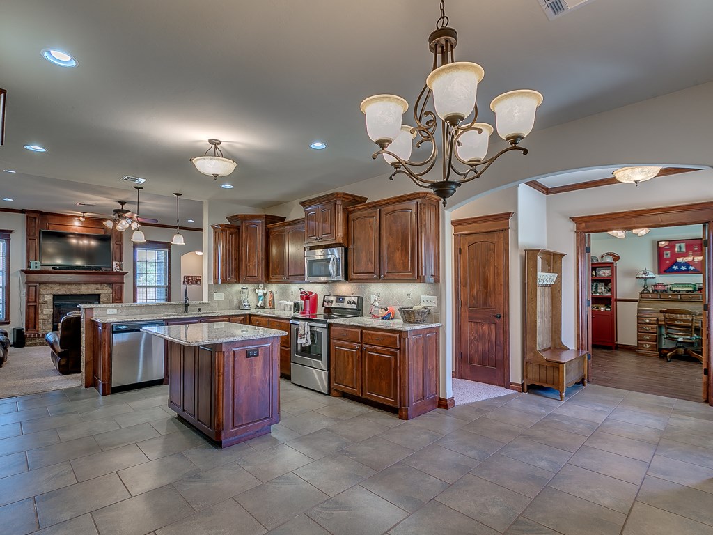 708 Colbert St, Tuttle, OK 73089 photo 15