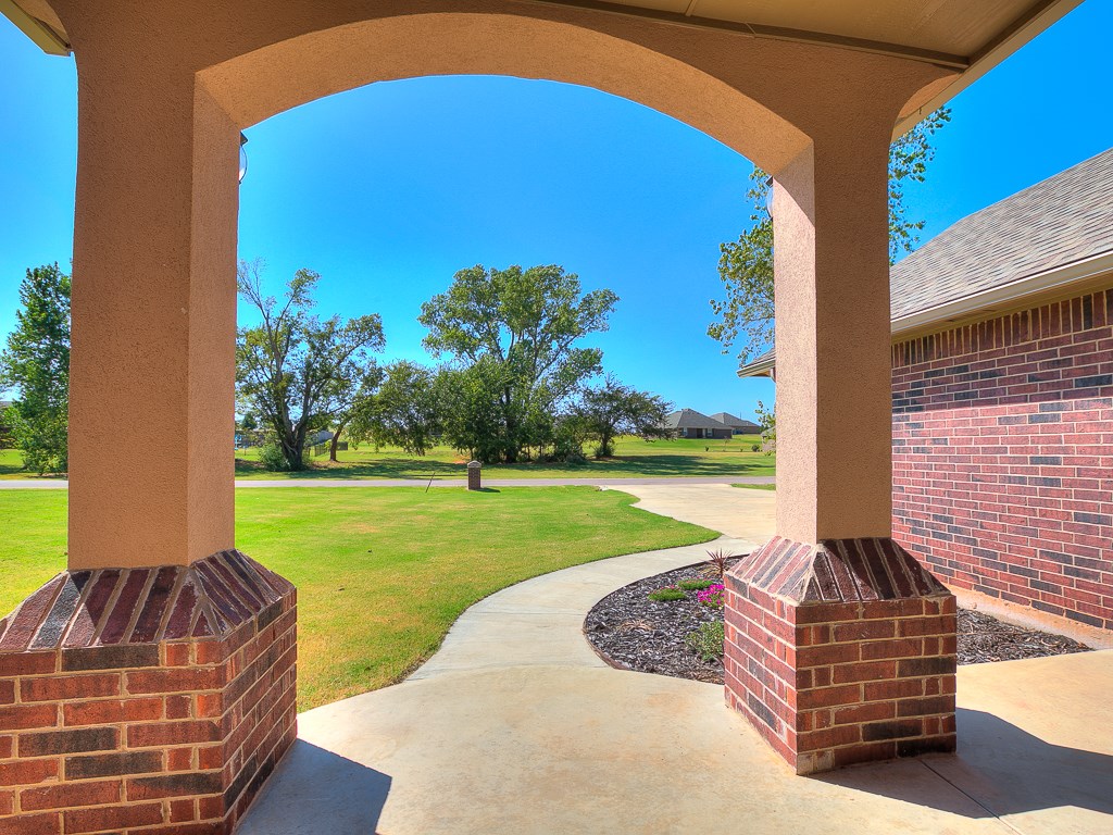 708 Colbert St, Tuttle, OK 73089 photo 5
