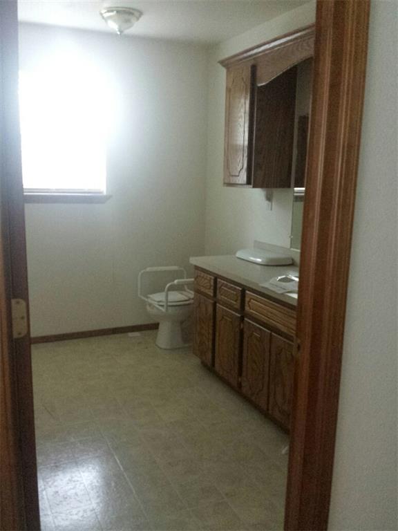 312 Crenshaw St, Wayne, OK 73095 photo 13